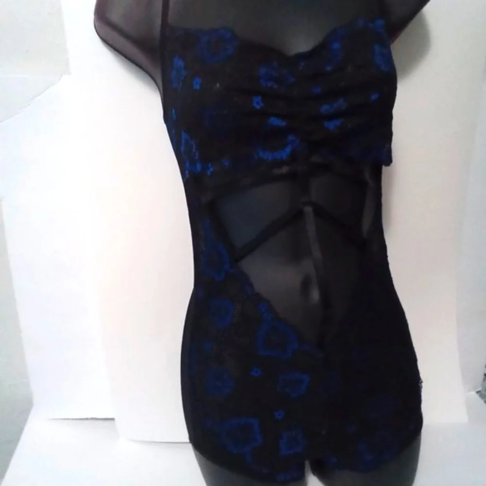 Blue and black floral lingerie size Small‎